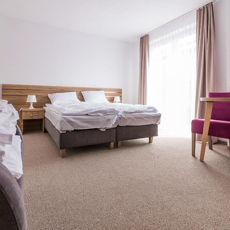 Magnolia Pokoje I Apartamenty Дембки Экстерьер фото