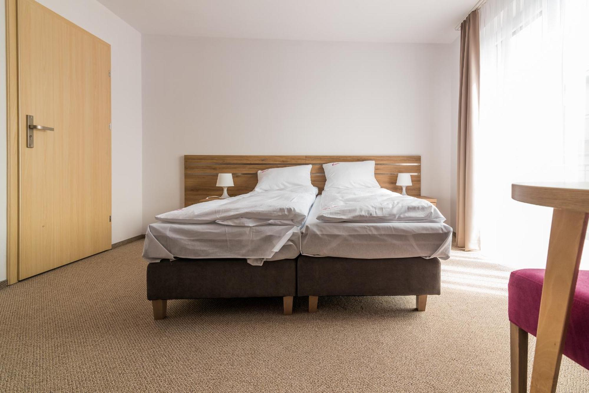 Magnolia Pokoje I Apartamenty Дембки Экстерьер фото