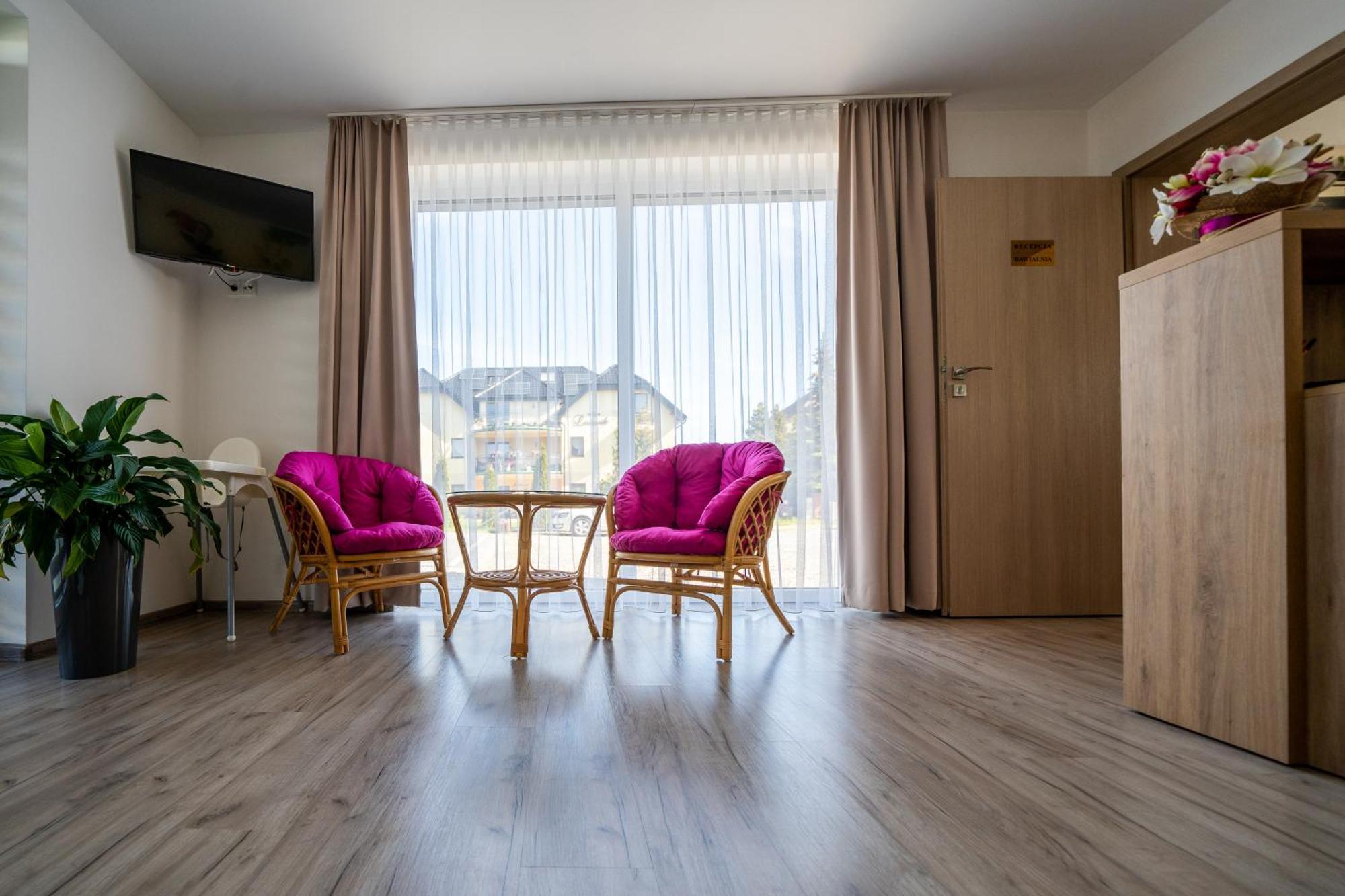 Magnolia Pokoje I Apartamenty Дембки Экстерьер фото