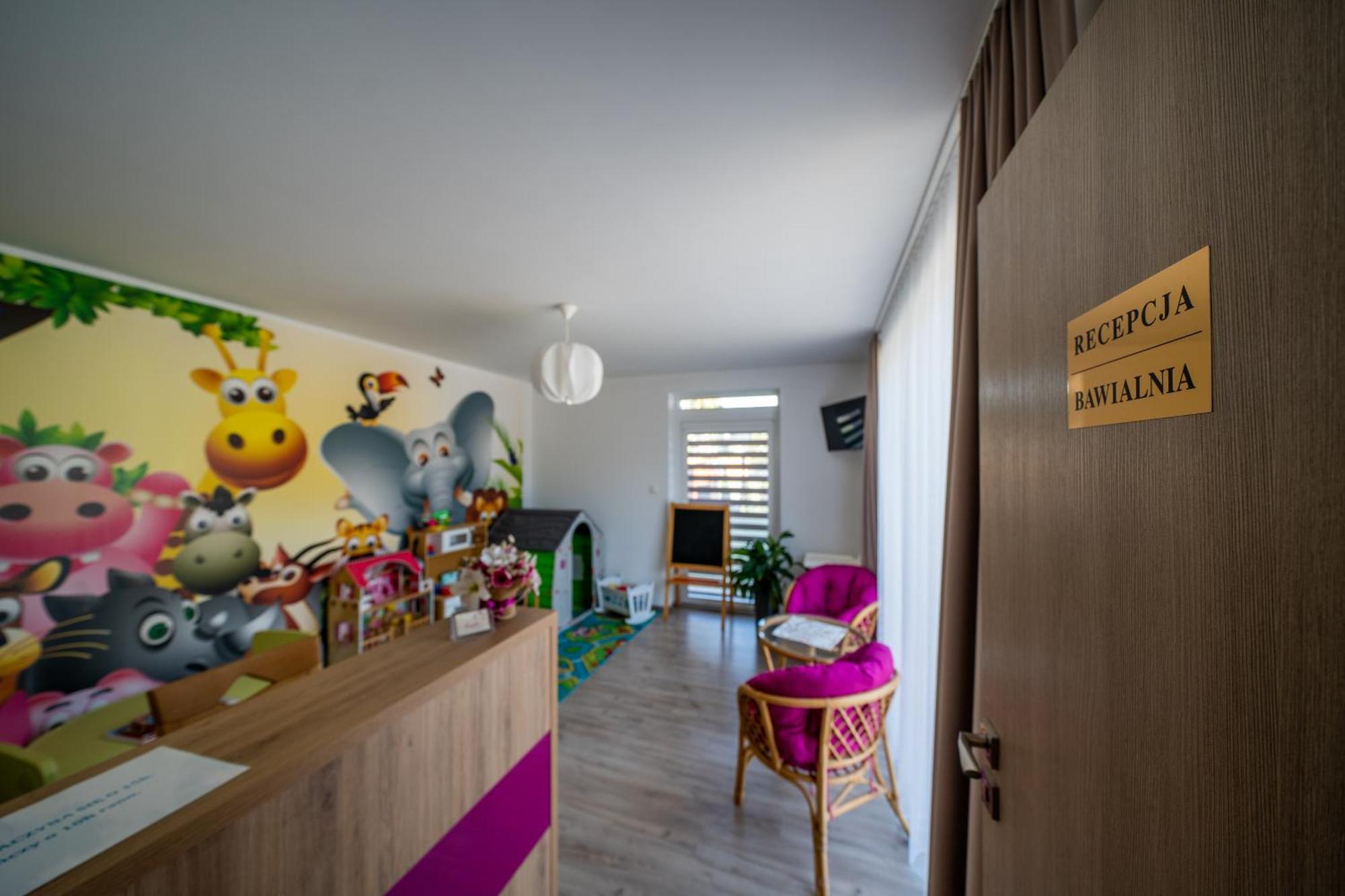 Magnolia Pokoje I Apartamenty Дембки Экстерьер фото