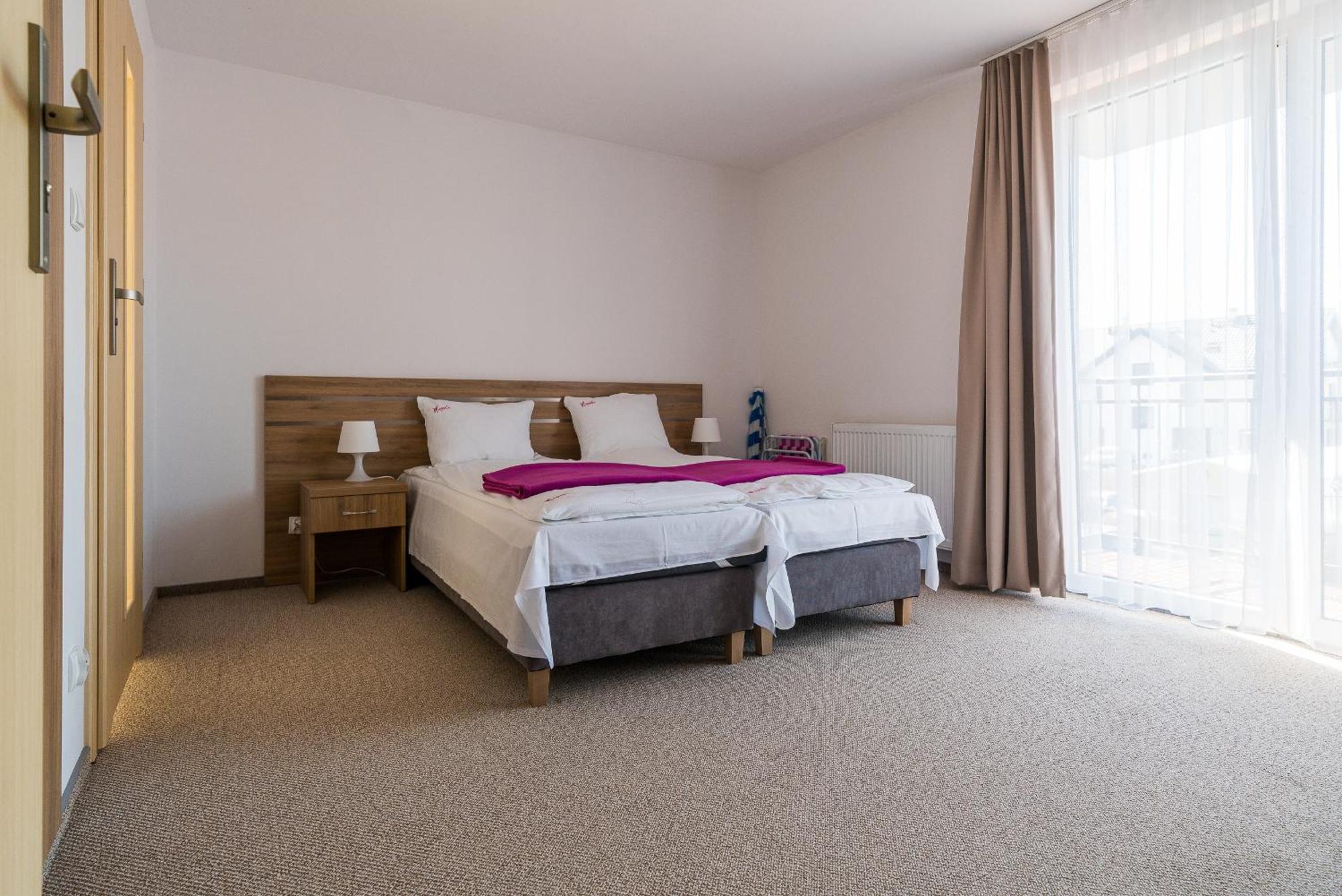 Magnolia Pokoje I Apartamenty Дембки Экстерьер фото