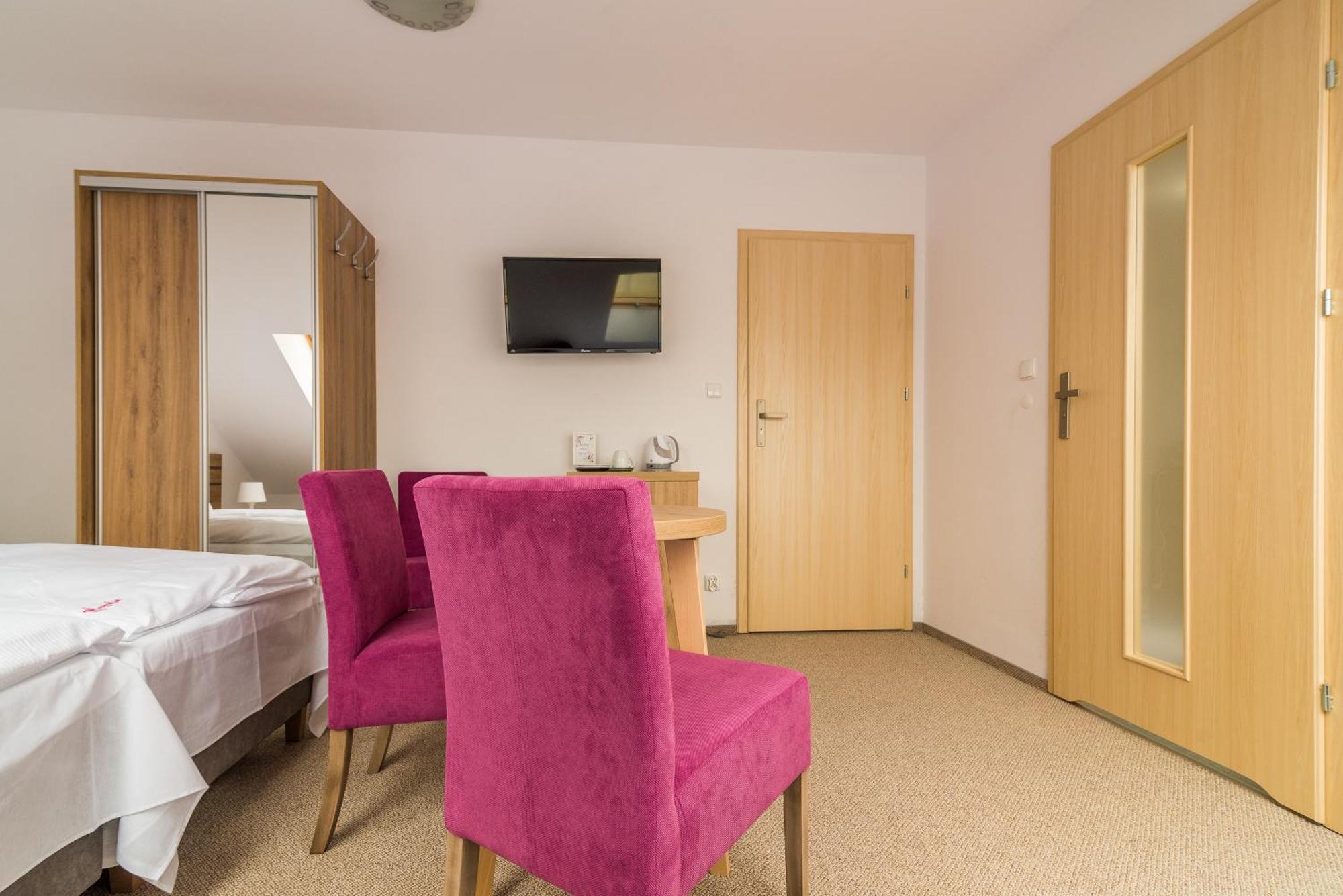 Magnolia Pokoje I Apartamenty Дембки Экстерьер фото