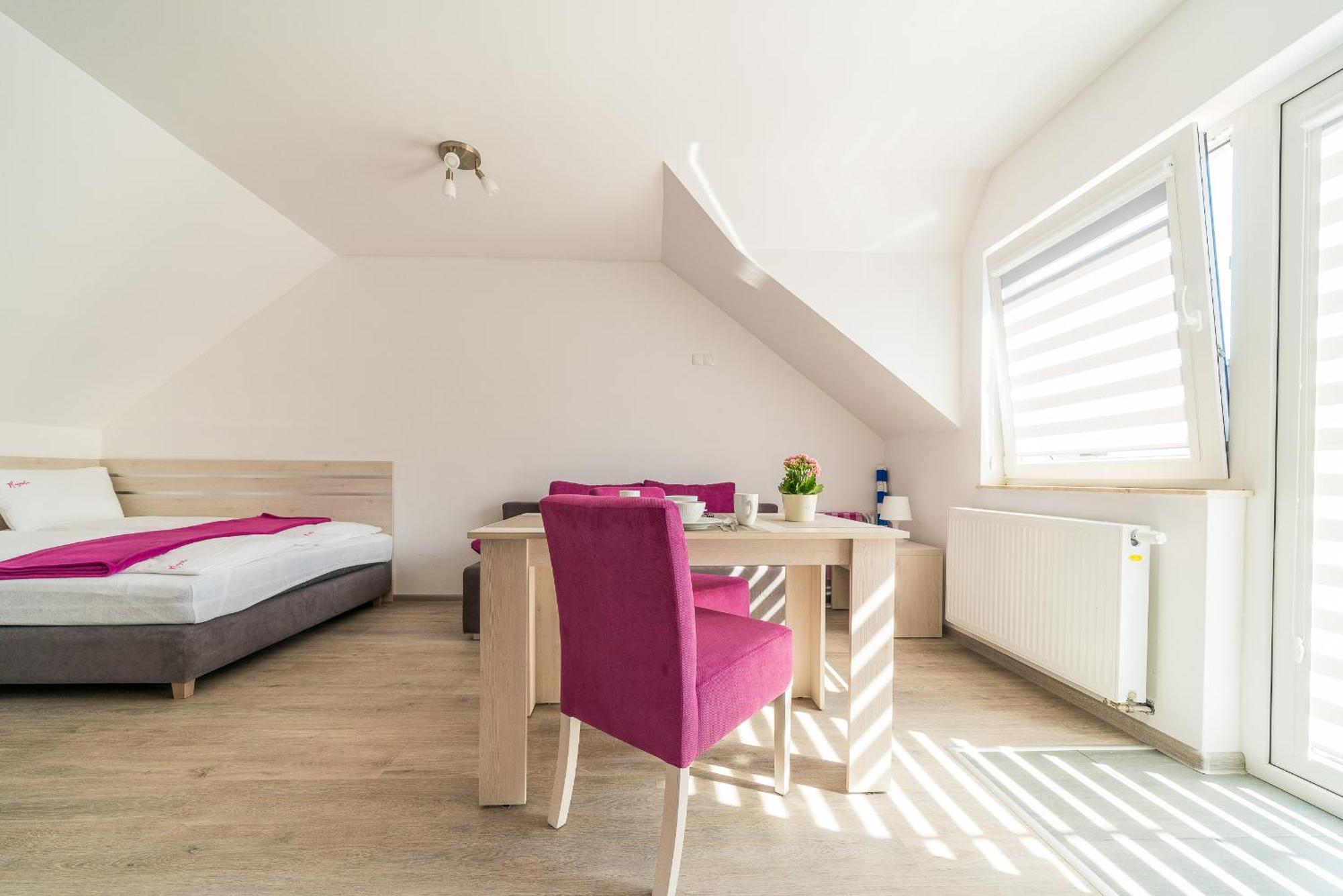 Magnolia Pokoje I Apartamenty Дембки Экстерьер фото