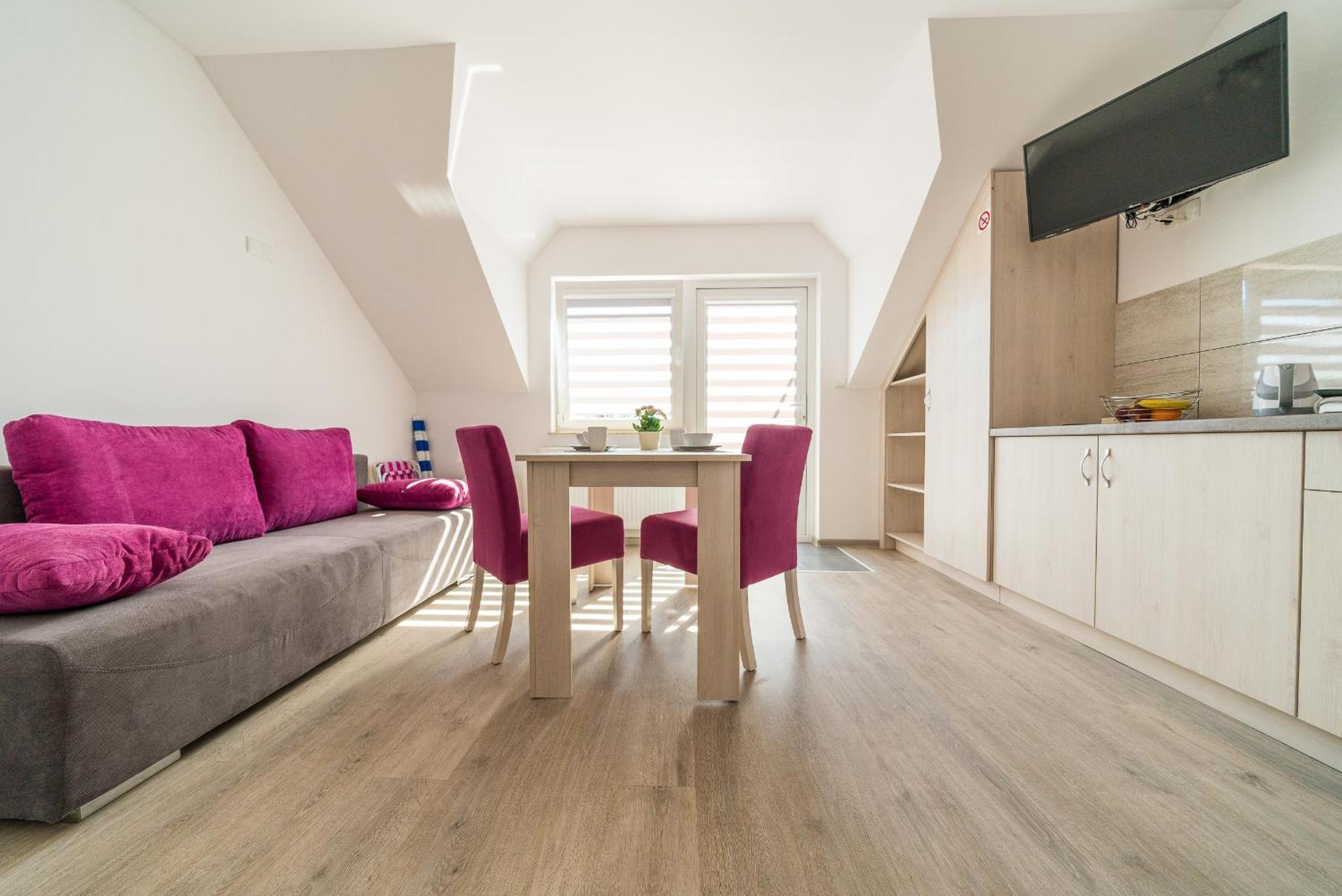Magnolia Pokoje I Apartamenty Дембки Экстерьер фото