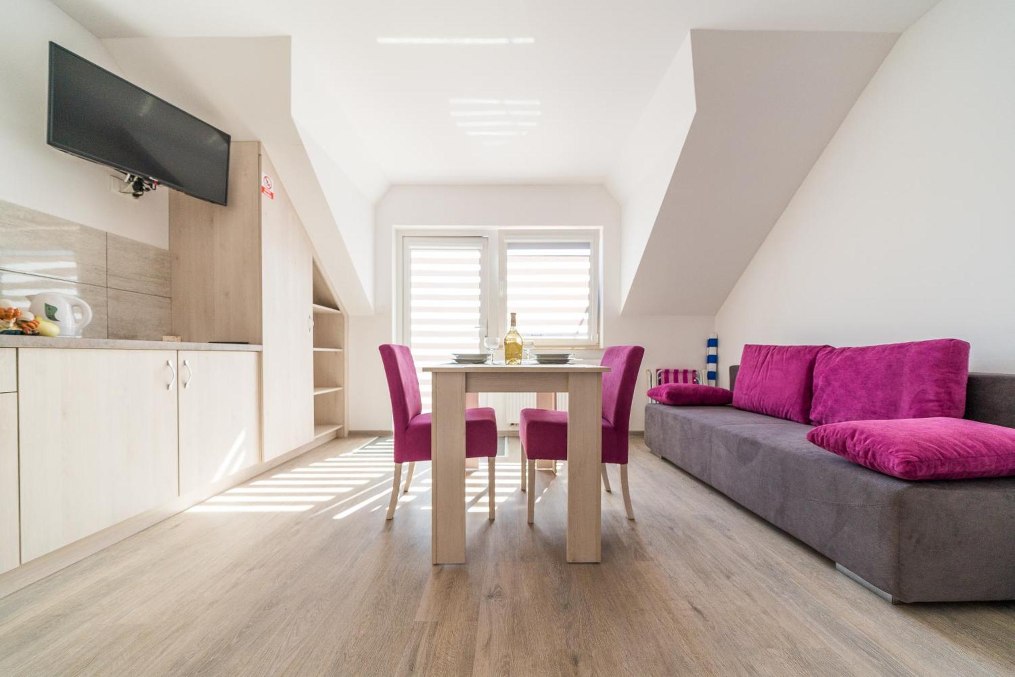 Magnolia Pokoje I Apartamenty Дембки Экстерьер фото