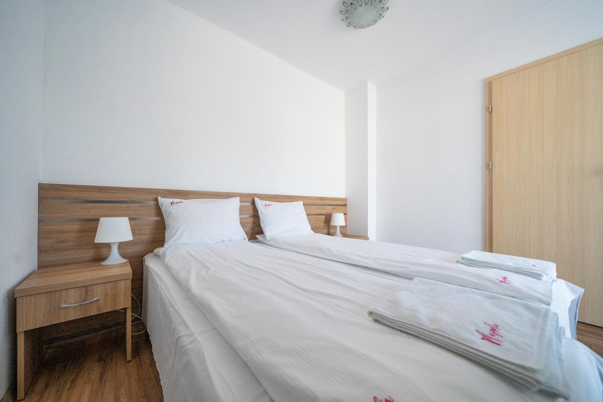 Magnolia Pokoje I Apartamenty Дембки Экстерьер фото