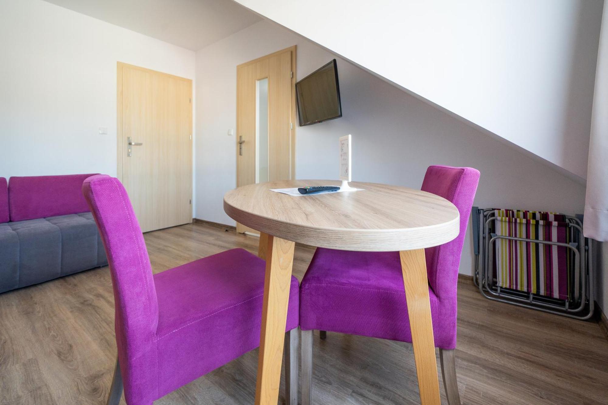 Magnolia Pokoje I Apartamenty Дембки Экстерьер фото